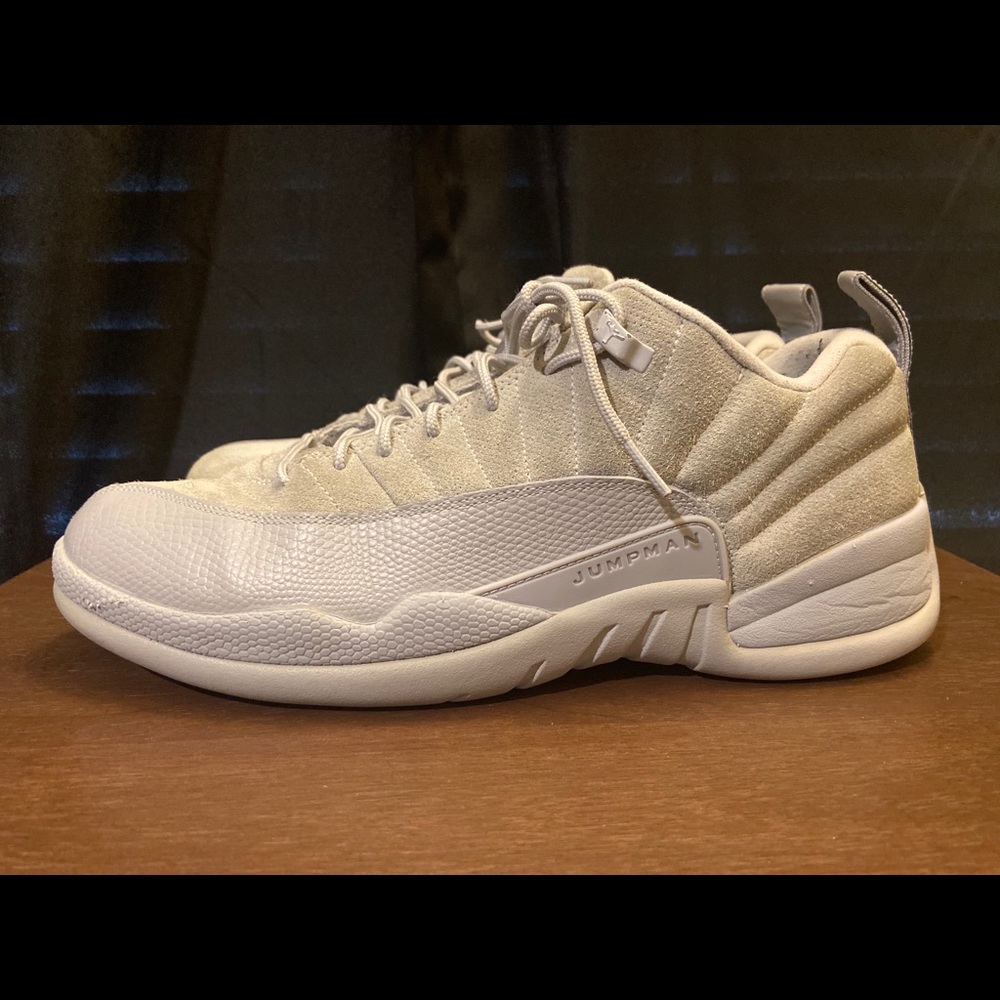 Jordan 12 low Wolf Grey